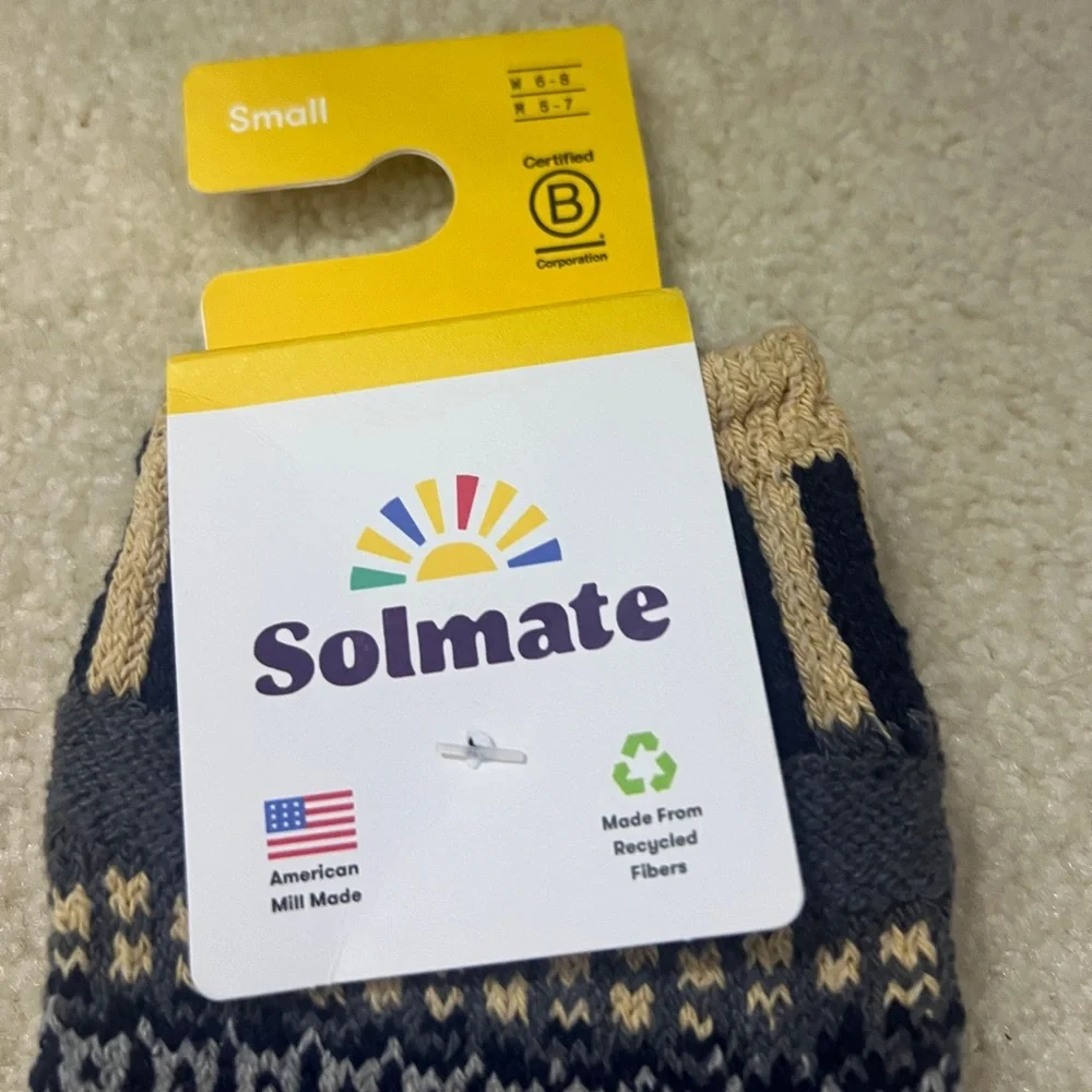 NEW Solmate Mismatched Cotton Crew‎ Socks Unisex Size Small W6-8 M5-7 Artsy